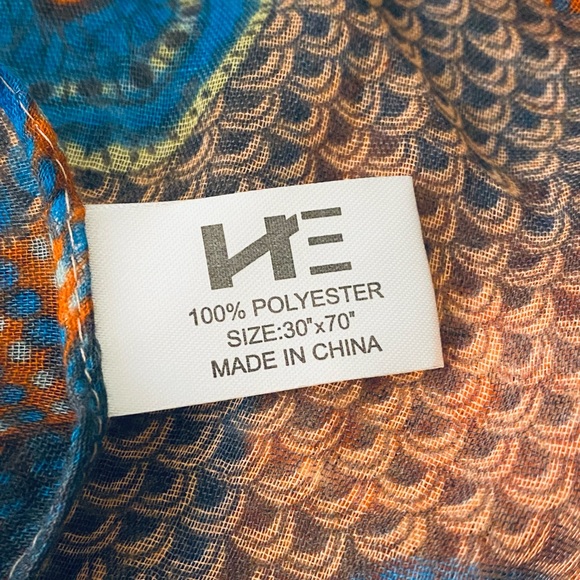 🌟2xHP🌟NWOT Lightweight Geometric Print Infinity Scarf OS - Picture 4 of 5